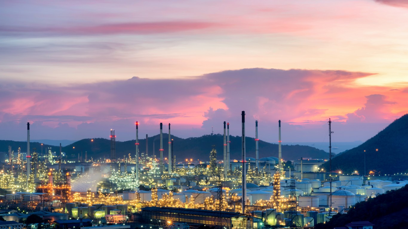 ارتفعت XLE بنسبة 21.6% هذا العام مع تجاوز شركات النفط الكبرى لواقع سعر النفط الخام عند 64 دولارًا