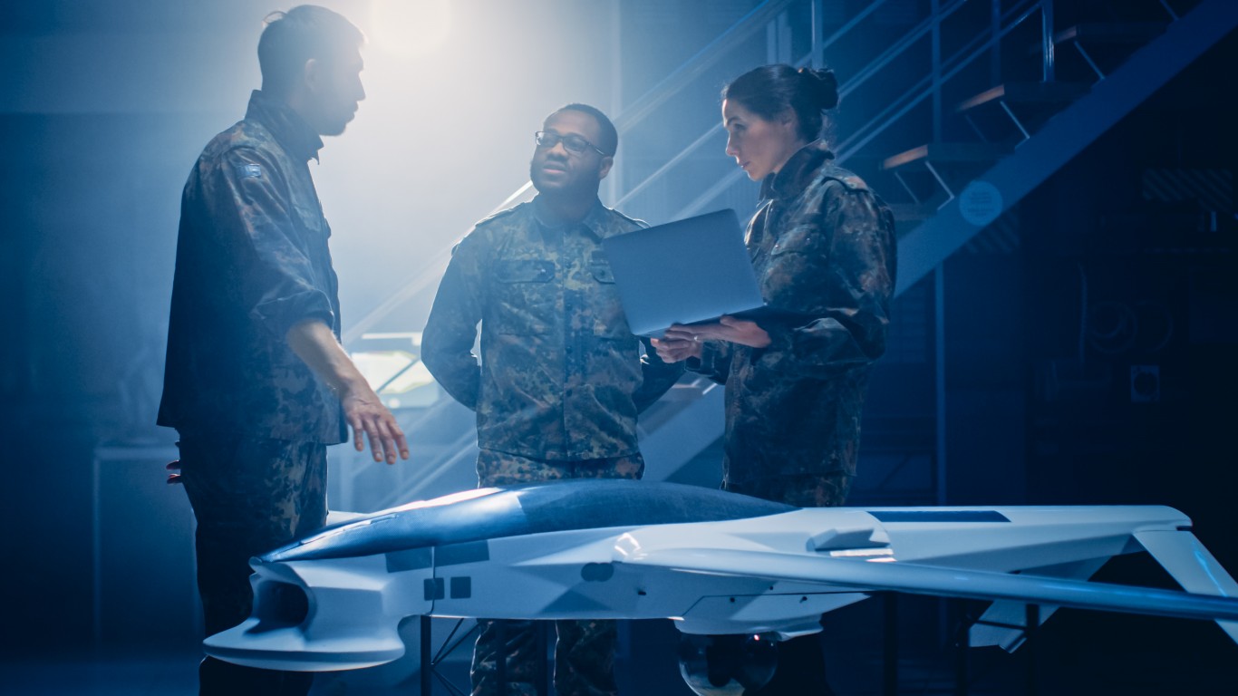 El gigante de defensa Leidos ofrece un flujo de caja récord y consigue una adquisición de 2.400 millones de dólares