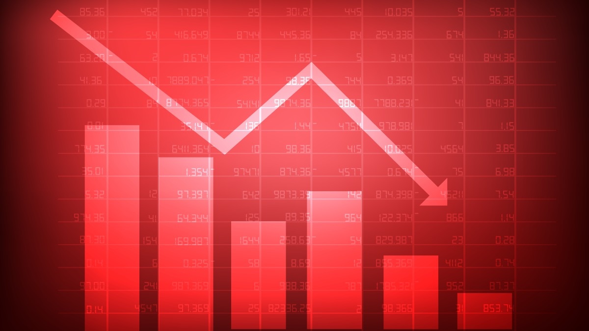 تراجعت أسهم IDFC First Bank بعد عملية احتيال بقيمة 590 كرور روبية؛ ينصح آرون كيجريوال بالحذر، ويتذكر حلقة IndusInd