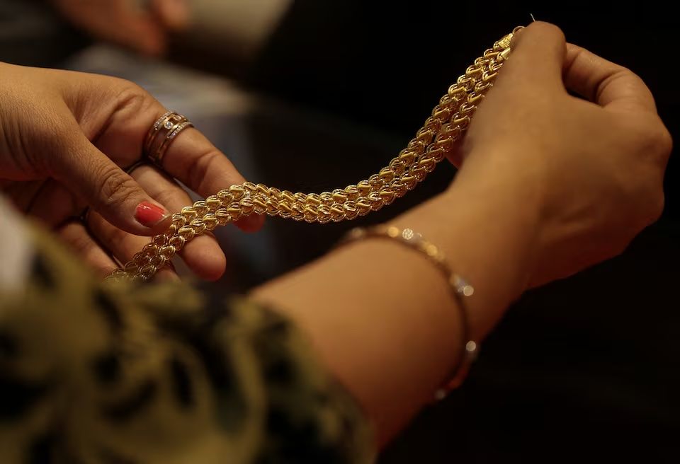 الهند تضاعف الرسوم الجمركية على الذهب والفضة
