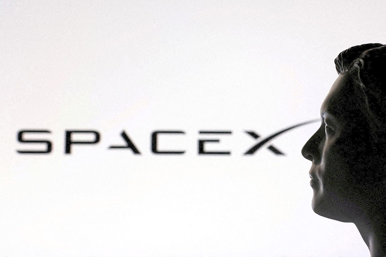 El debut de SpaceX atrae a una multitud