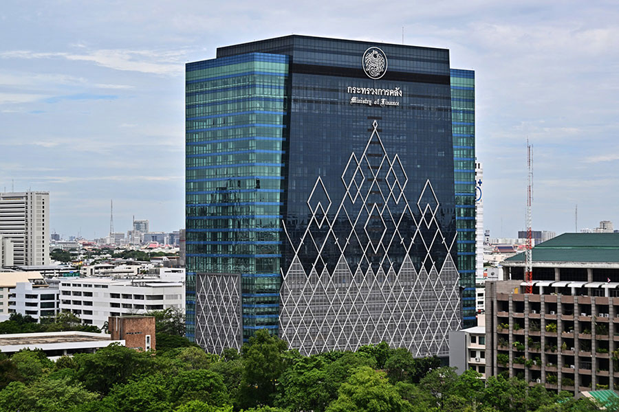 Thai central bank cuts interest rate to 1.00%, aiming to support recovery and ease debt burden