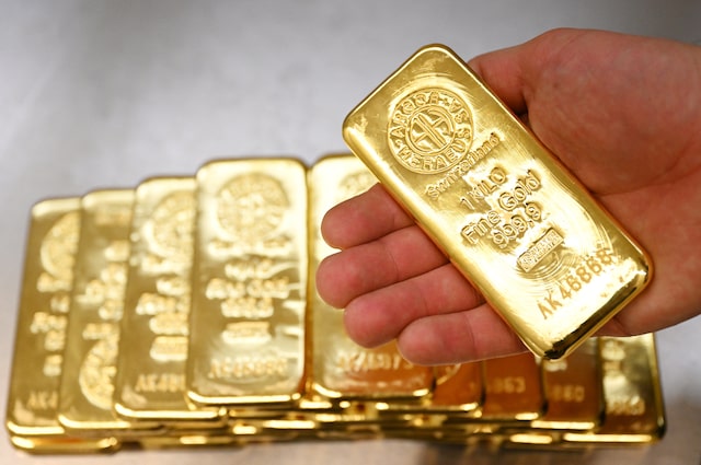 Gold and silver prices rise