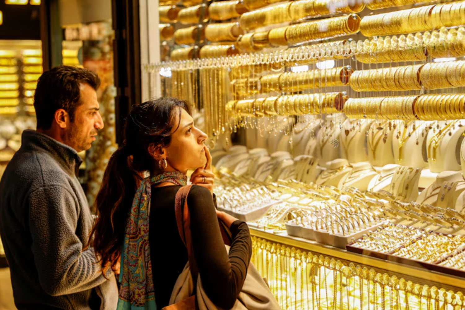 تراجع أسعار السلع يزعزع استقرار الأسواق العالمية.