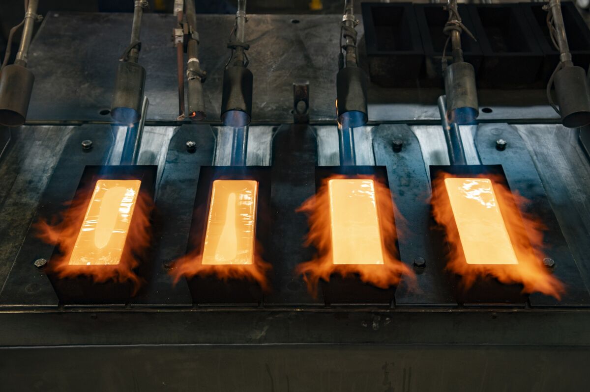 Gold Miner Plots Seizure of Peru Assets Over $67 Million Arbitration Debt