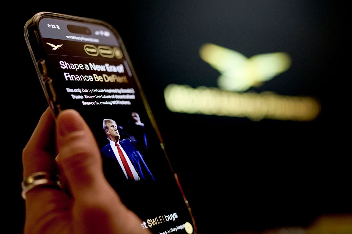 Trump-Linked World Liberty Crypto Project Faces Investor Revolt