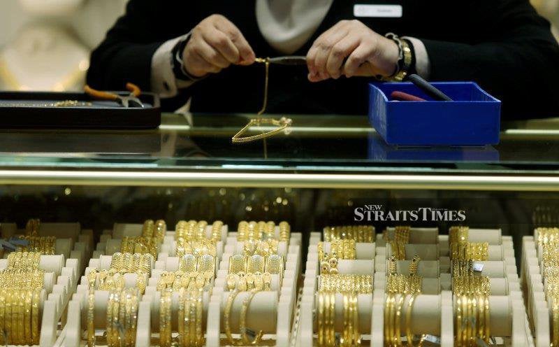 Global gold price hits fresh high, lifts Bursa gold futures