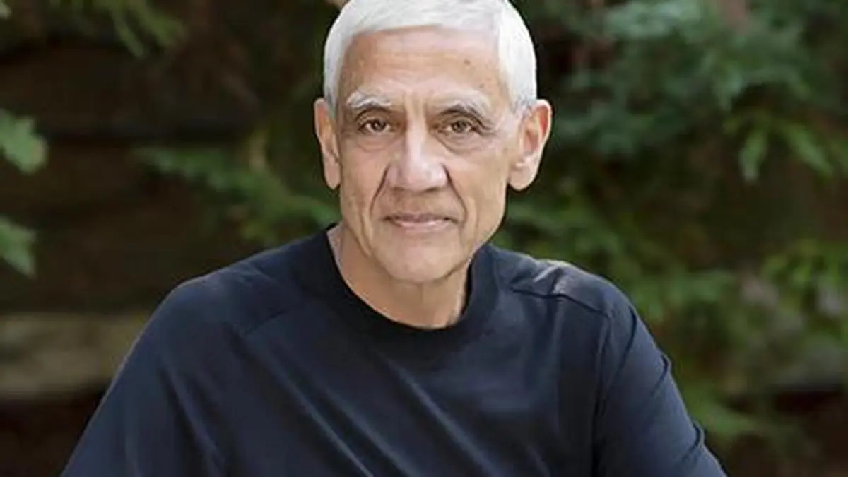 Los tutores, médicos y agrónomos de IA deberían llegar a las masas a través de un sistema similar a Aadhaar: Vinod Khosla