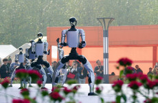 سباق التسلح للذكاء الاصطناعي: هل نسير أثناء نومنا نحو الهاوية؟