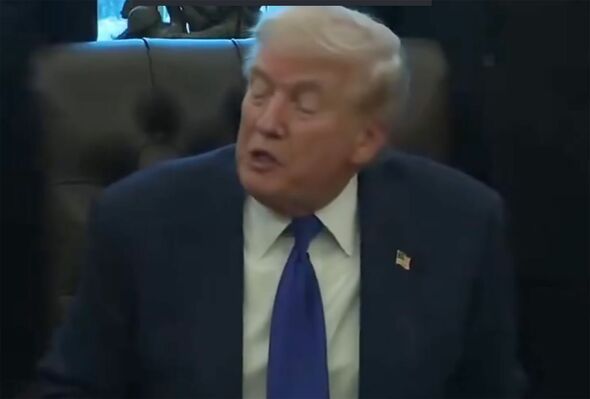 Trump se jacta de ser un "chico de las criptomonedas" mientras los mercados caen y Bitcoin alcanza el mínimo de 15 meses