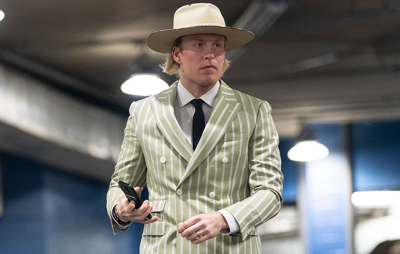 Patrik Laine: Kent Hughes intentó cambiarlo por un defensa en la fecha límite de cambios