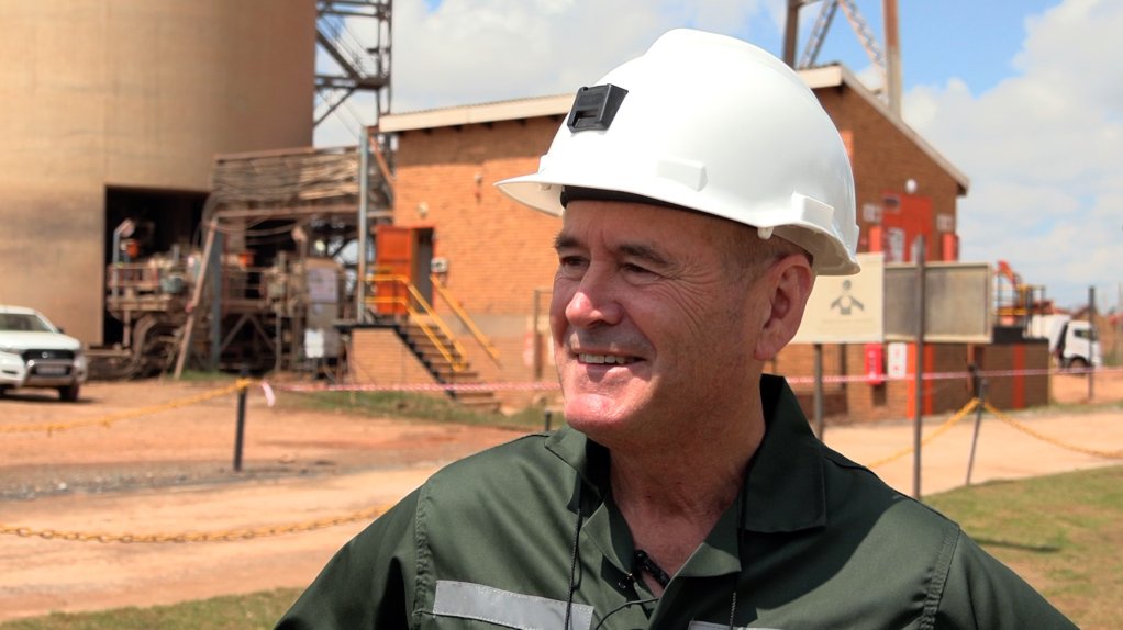 Many ‘great’ gold opportunities in South Africa, West Wits chair says at first gold pour