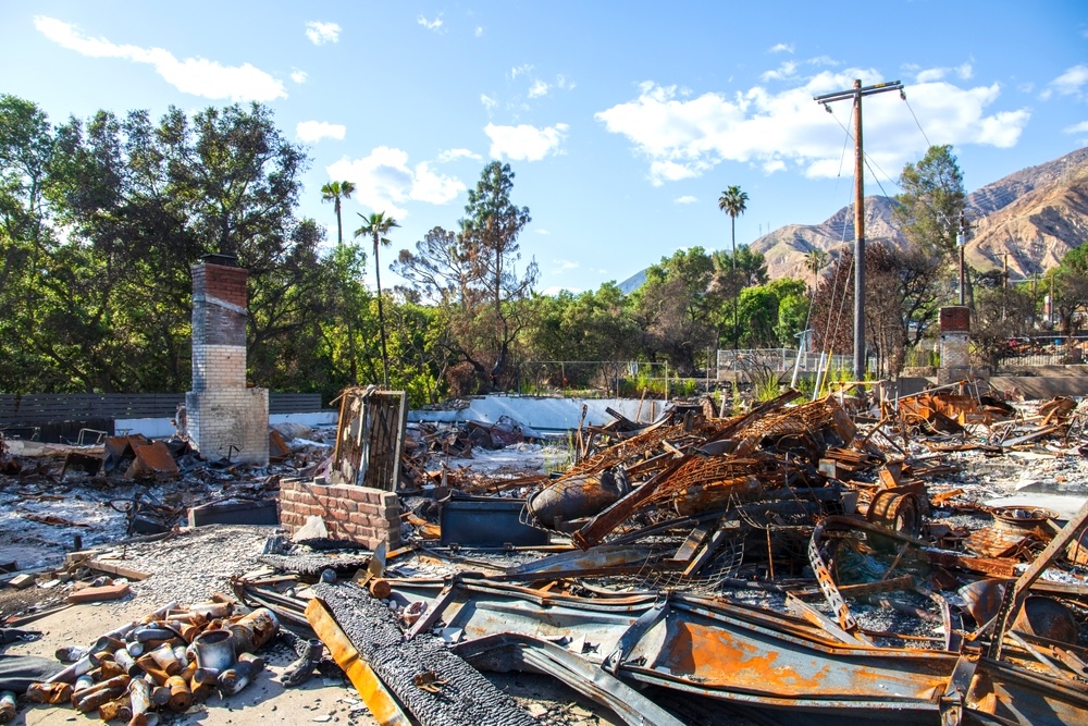 Las leyes de reconstrucción de incendios forestales de California están dando a los desarrolladores un regalo a expensas de Altadena