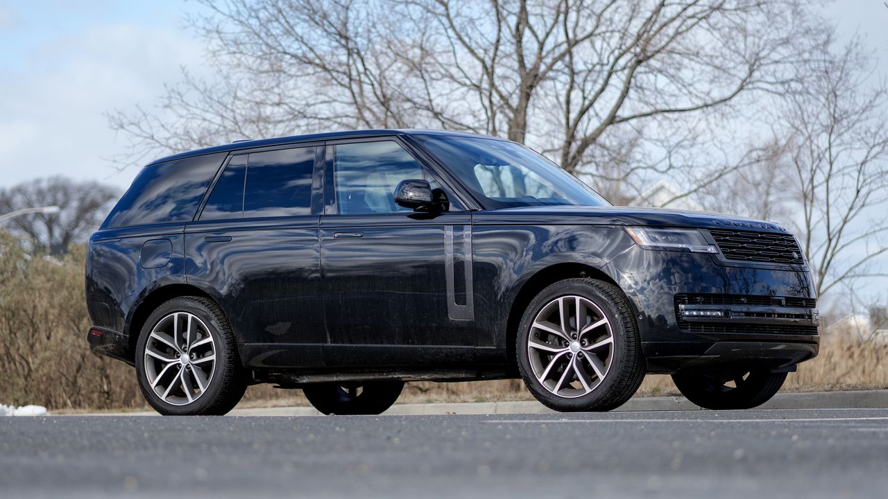 قُدت سيارة رينج روفر L460 لمدة أسبوع، وتتميز بميزة يجب أن تتوفر في كل سيارة دفع رباعي.