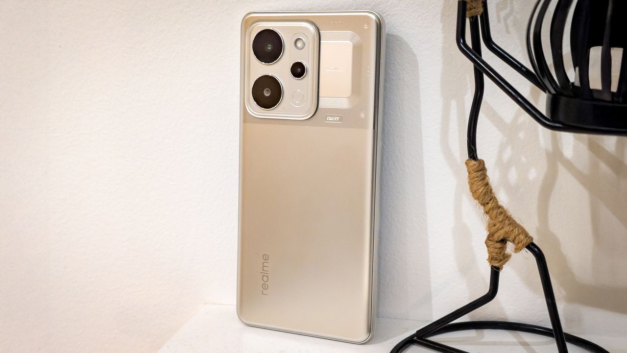 اختبرت أول هاتف في العالم ببطارية 10,000 مللي أمبير: إليكم المدة التي استغرقتها