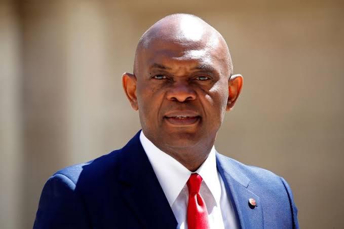 Elumelu reniega de un vídeo fraudulento generado por IA que respalda las plataformas criptográficas