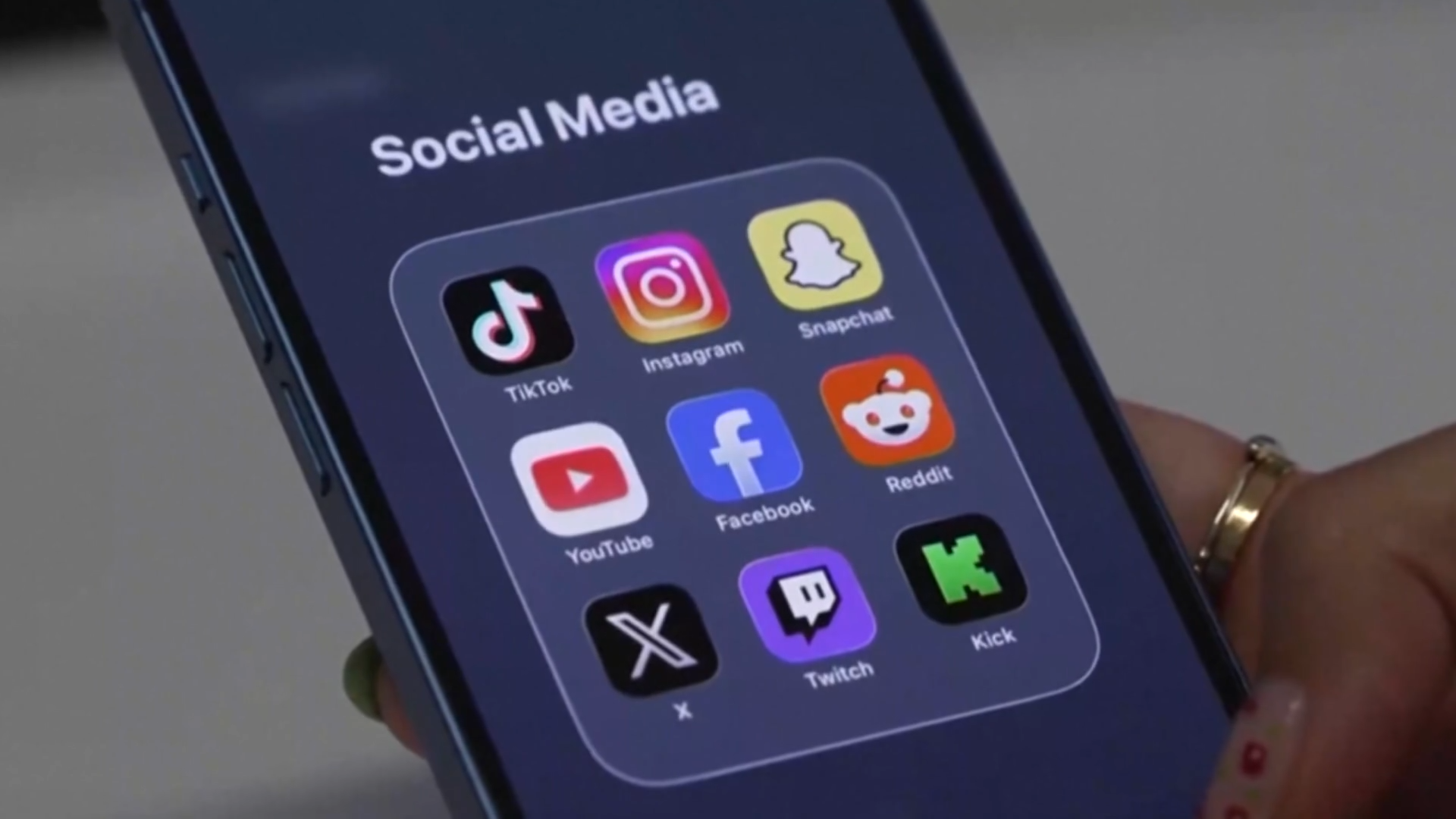 هيئة المحلفين تجد أن شركة Meta، YouTube مسؤولة في محاكمة إدمان وسائل التواصل الاجتماعي