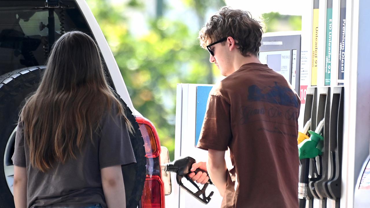 Aussies told to act, fears for global economy