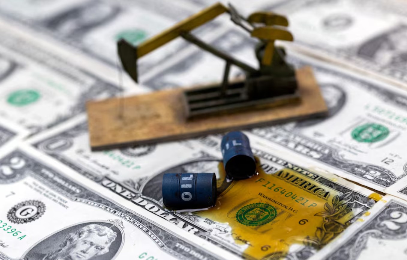 Strong dollar emerges as safe haven as Middle East war sparks oil fears