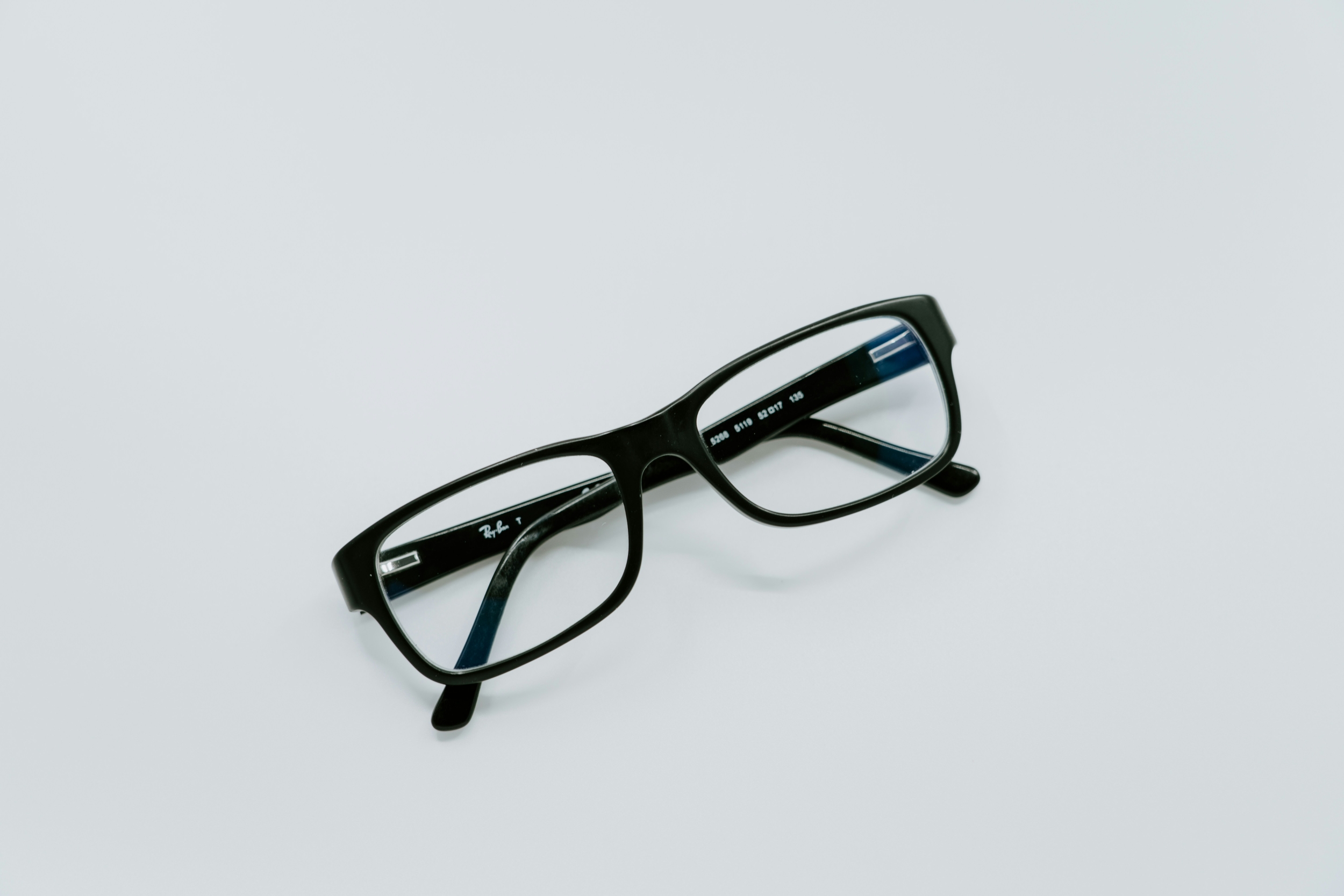 نظارات Samsung Galaxy مقابل نظارات Meta Ray-Ban الذكية: مقارنة الميزات والذكاء الاصطناعي والتصميم