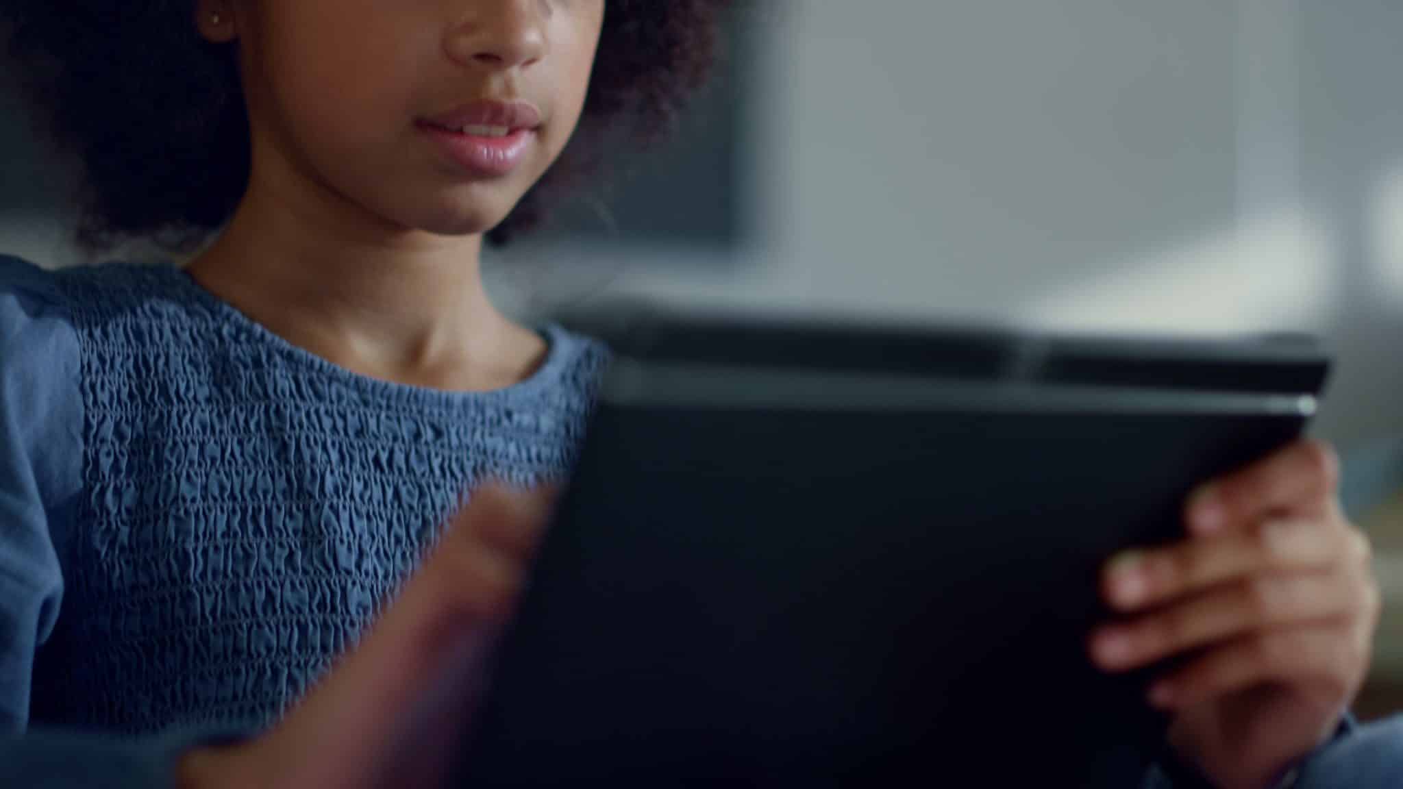 شخصية تقاوم المخاوف من أن تقنية ضمان العمر الخاصة بها ليست آمنة