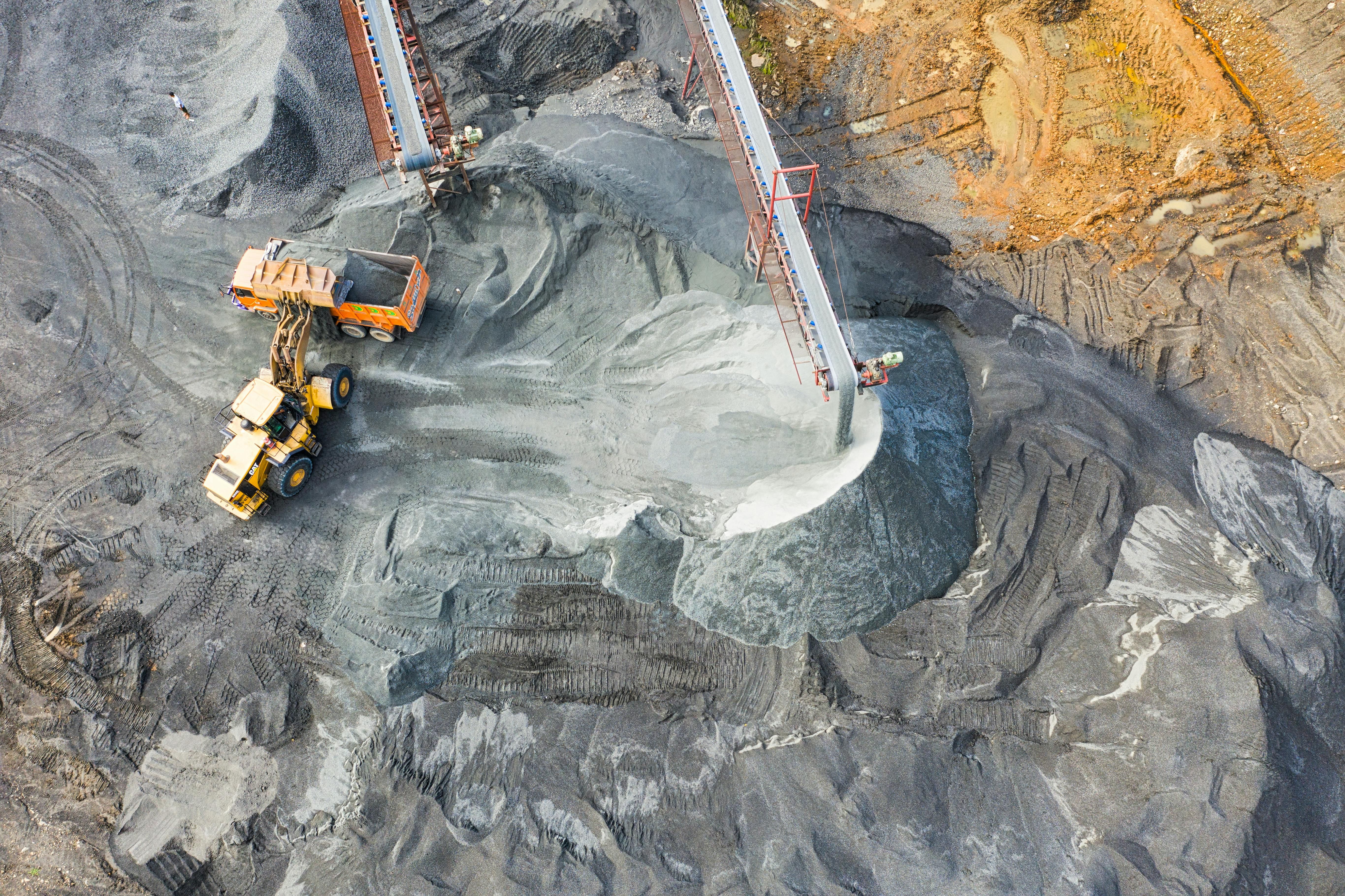 Por qué Newmont (NEM) se encuentra entre las 8 mejores acciones mineras de plata para comprar