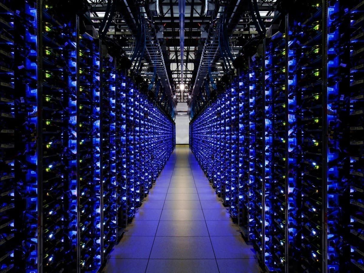 الذكاء الاصطناعي يقود تدفقًا قياسيًا للصفقات بينما يلوح واقع الطاقة في الأفق