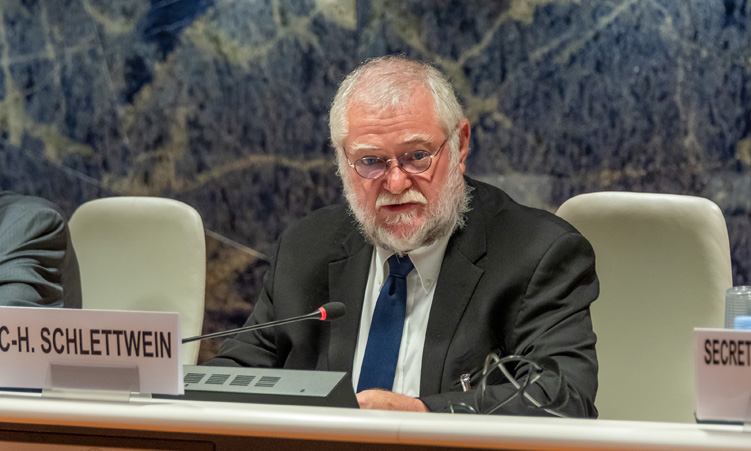 Los retrasos judiciales en Namibia dañan la confianza económica y la inversión, dice Schlettwein