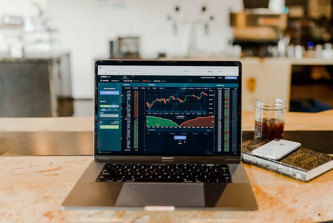 المستثمرون الأذكياء يفككون الفجوة المتزايدة في تقييم الأسهم من خلال التحليلات المتقدمة