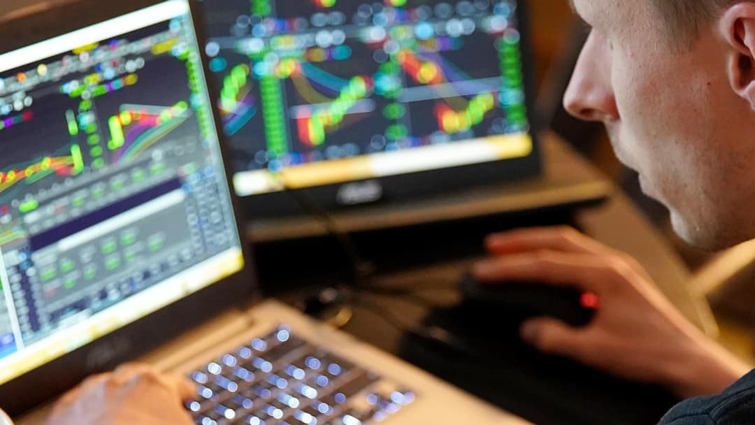يتجه المستثمرون العالميون إلى مؤشر القوة النسبية مع تزايد تقلبات السوق