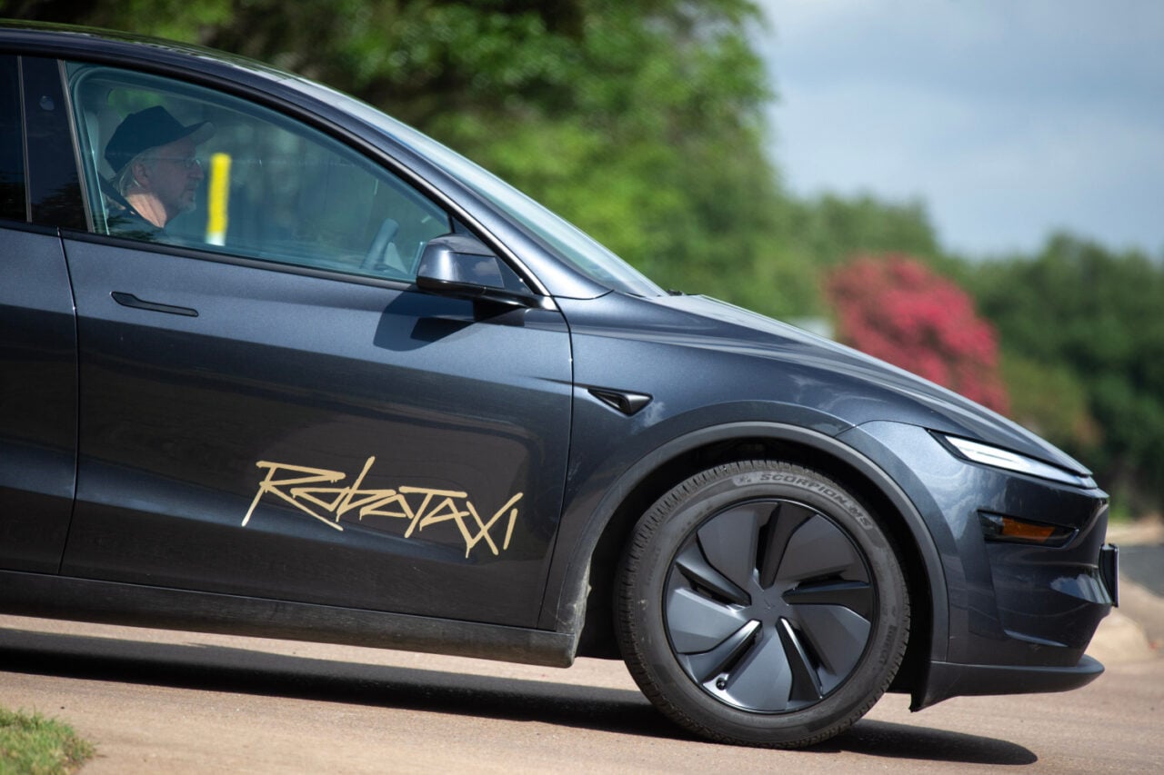 Tesla Appears to Have Moved Its Robotaxi Safety Monitors to a More Sneaky Location