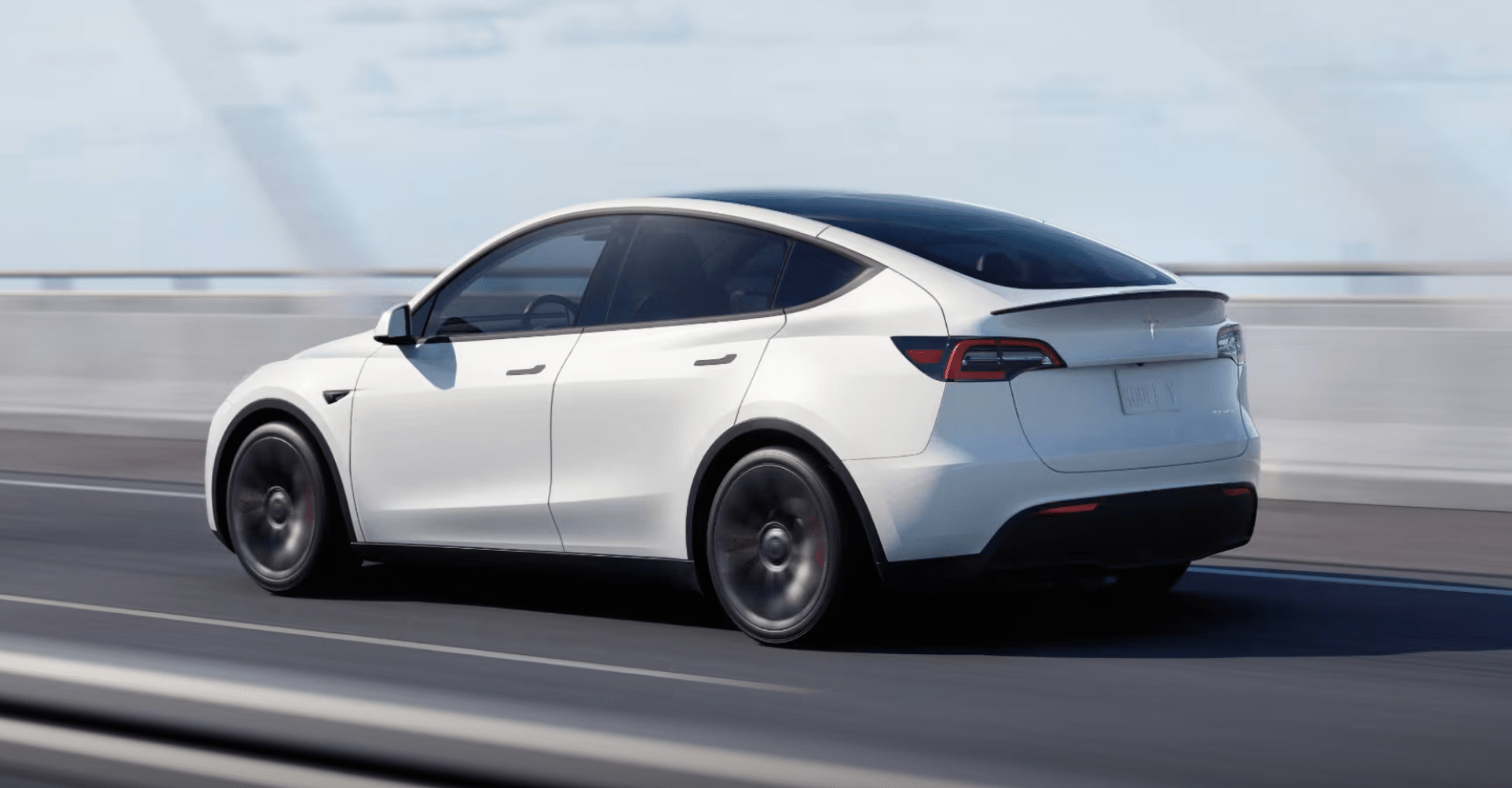 Tesla retira miles de Model Y en riesgo de... faltar una pegatina