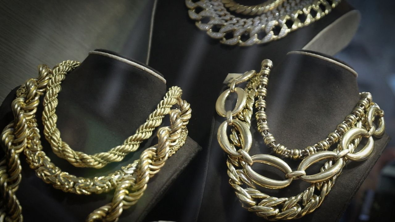 Gold Set for Steepest Daily Drop Since 1983, Silver Eyes Worst Day Ever