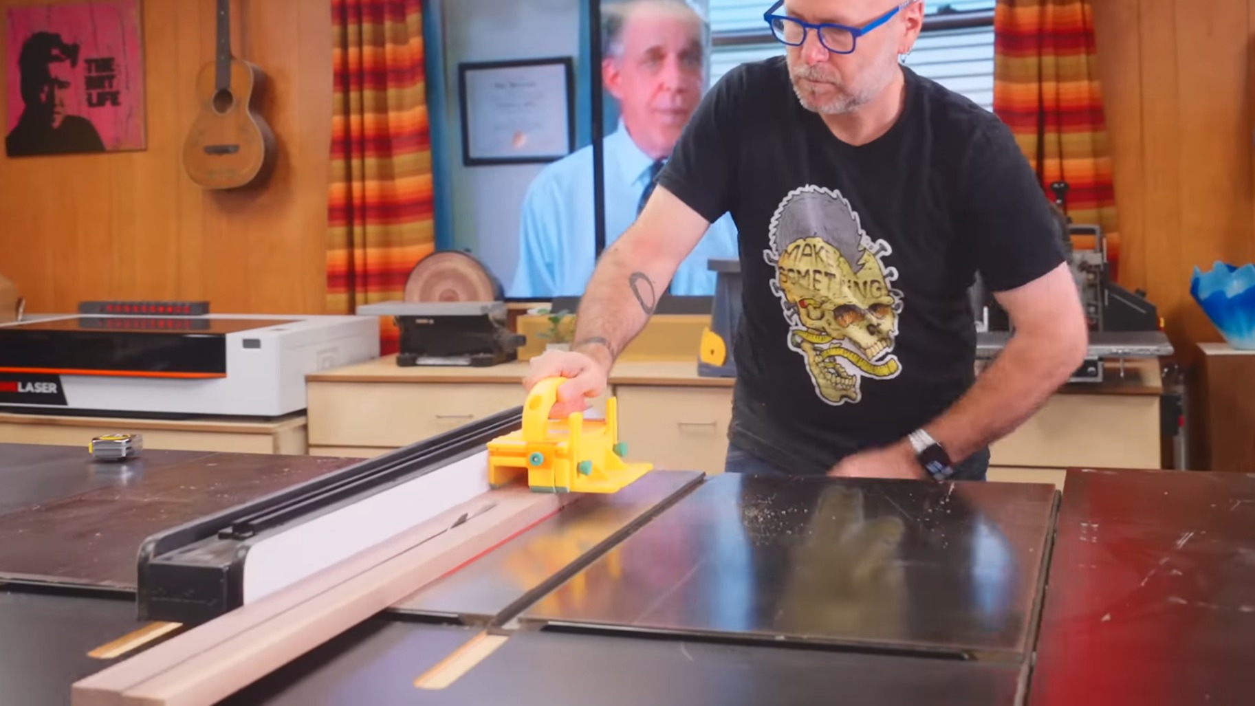 Ultimate Picture Frame Combines Walnut and 3D Printing