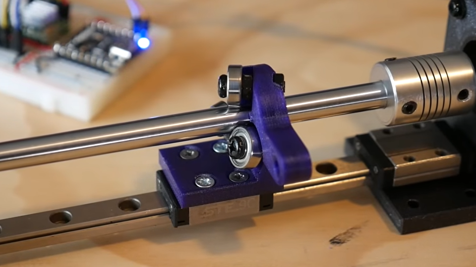 لم يتم نزع الكرة اللولبية بدون خيوط أبدًا، لكن لا تشطبها