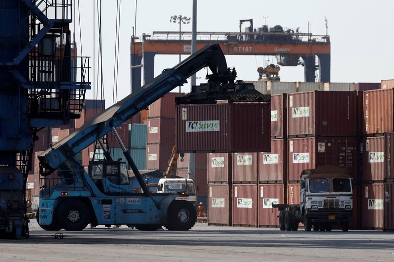 La brecha comercial de la India en mayo se reduce a medida que aumentan las exportaciones; Las negociaciones comerciales con Estados Unidos en el punto de mira