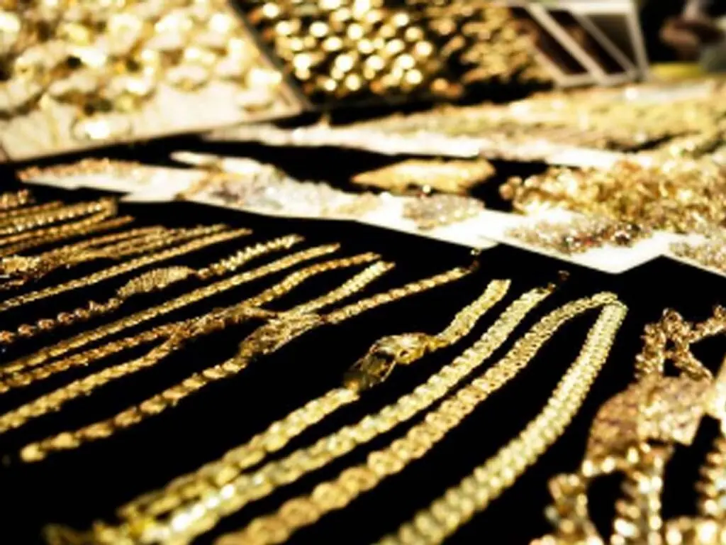 Gold sets fresh historic benchmark of Rs551,662/tola