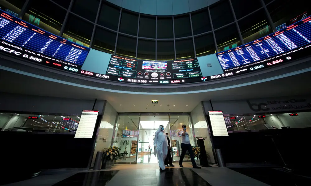 أغلقت أسواق الأسهم الخليجية على انخفاض متأثرة بضعف أسعار النفط، وتصدرت الأسهم السعودية قائمة الخاسرين.