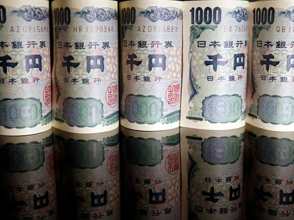 اليورو يرتفع مع تزايد المخاوف بشأن تدخل بنك اليابان مما يعرقل صفقات تاكايتشي.