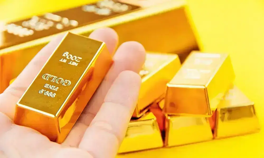 انخفض سعر الذهب بمقدار 3,094 روبية لكل تولة في باكستان
