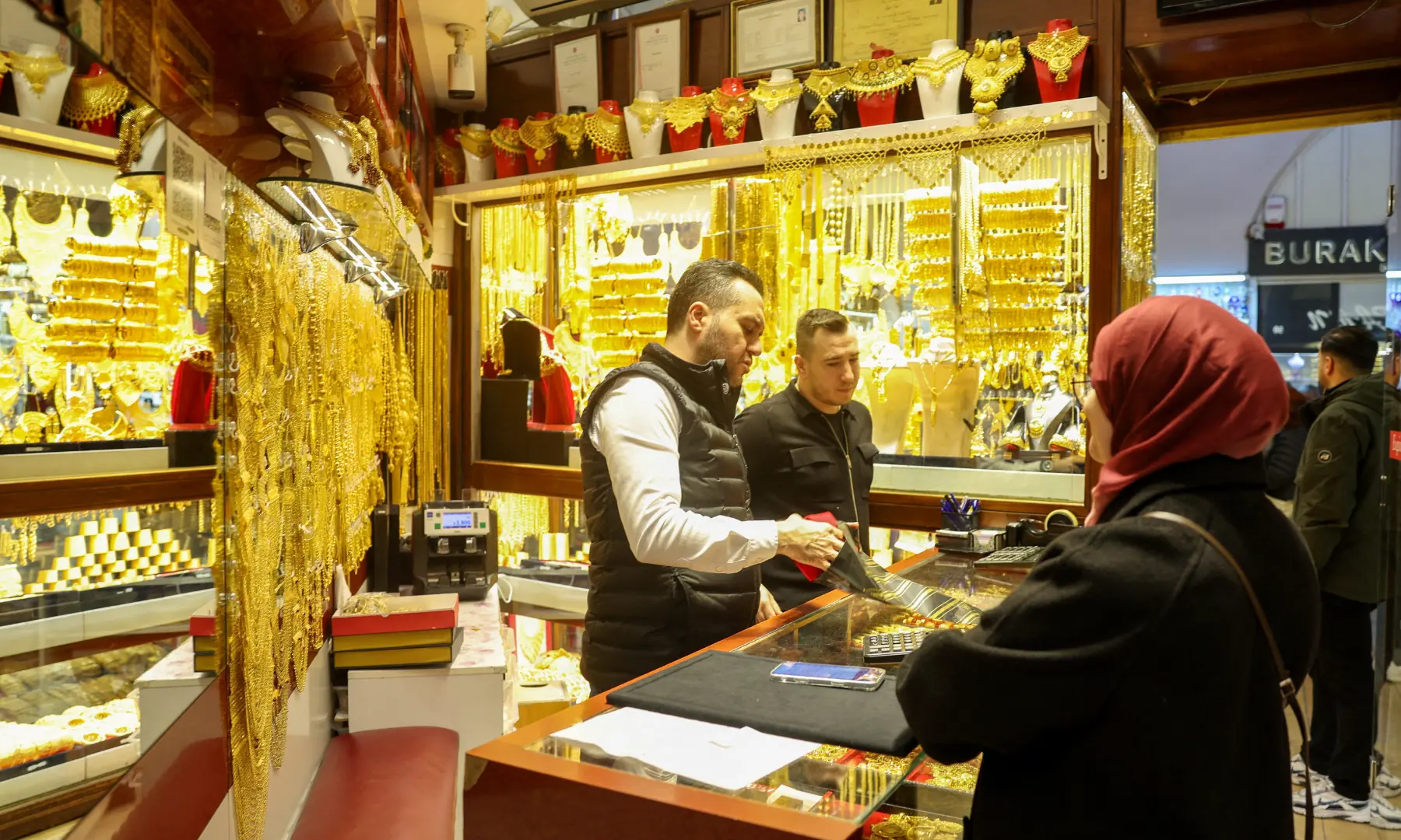 Gold gains 2pc as widening Middle East war fuels safe‐haven demand