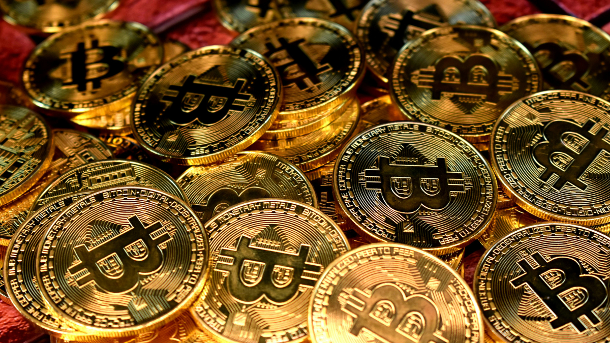 تقترب عملة البيتكوين من 77000 دولار مع دعم ظروف السيولة المستقرة للسوق