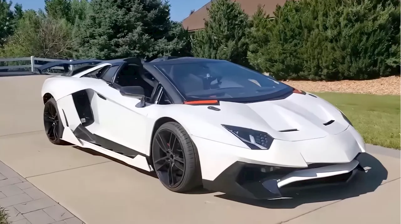 مهندس يبني سيارة لامبورغيني بتقنية الطباعة ثلاثية الأبعاد بميزانية محدودة.