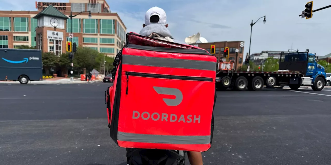 DoorDash ofrece a los conductores 'pagos de alivio' de gasolina mientras la guerra eleva los precios