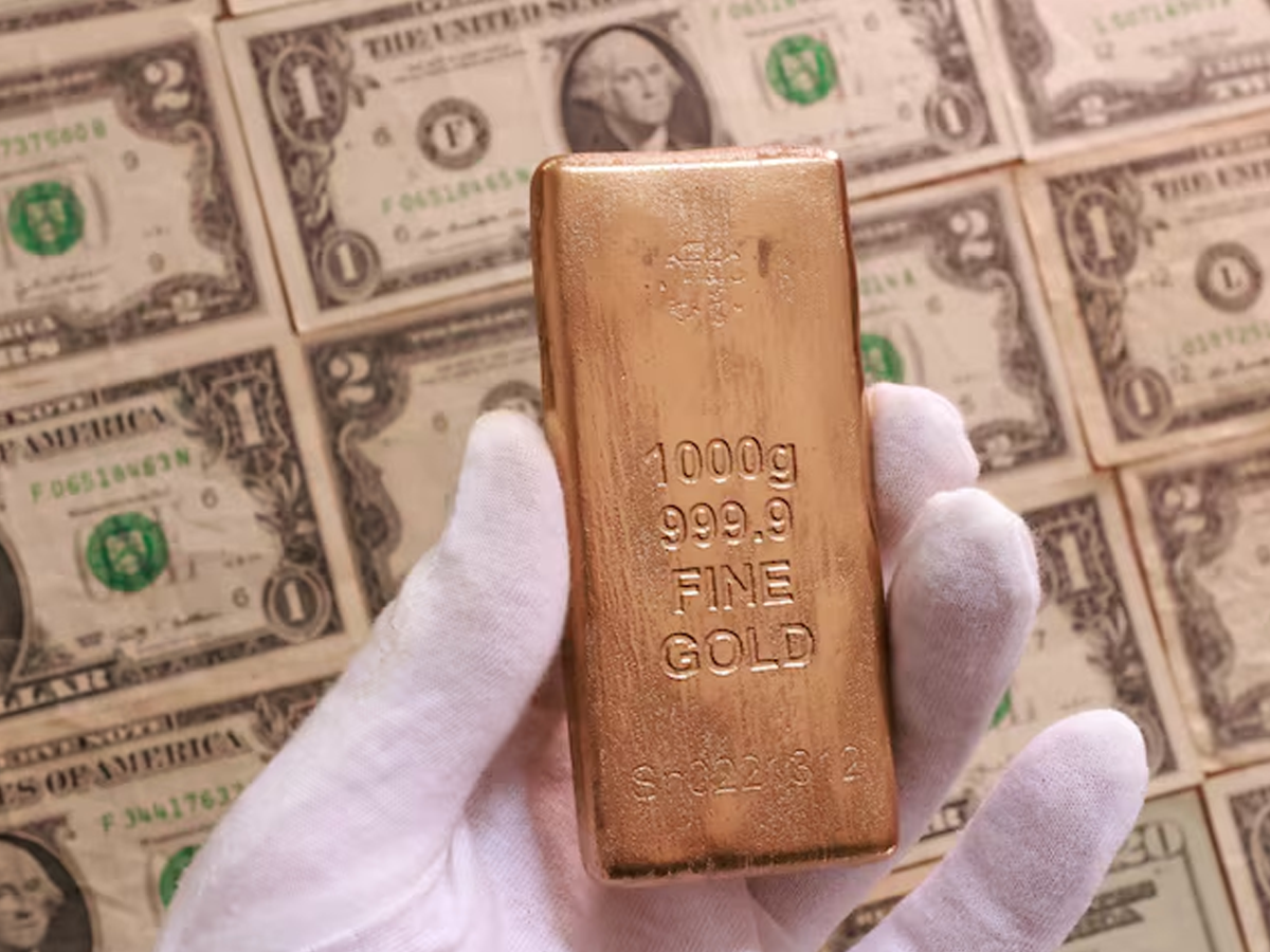 Gold prices rise in global and local markets after four-day break