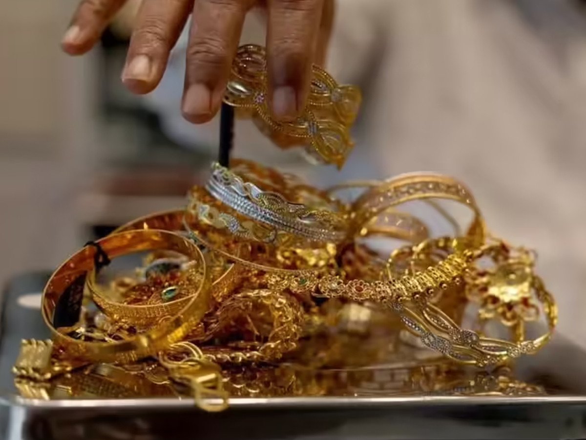 تراجعت أسعار الذهب بأكثر من 35,000 روبية لكل تولا.