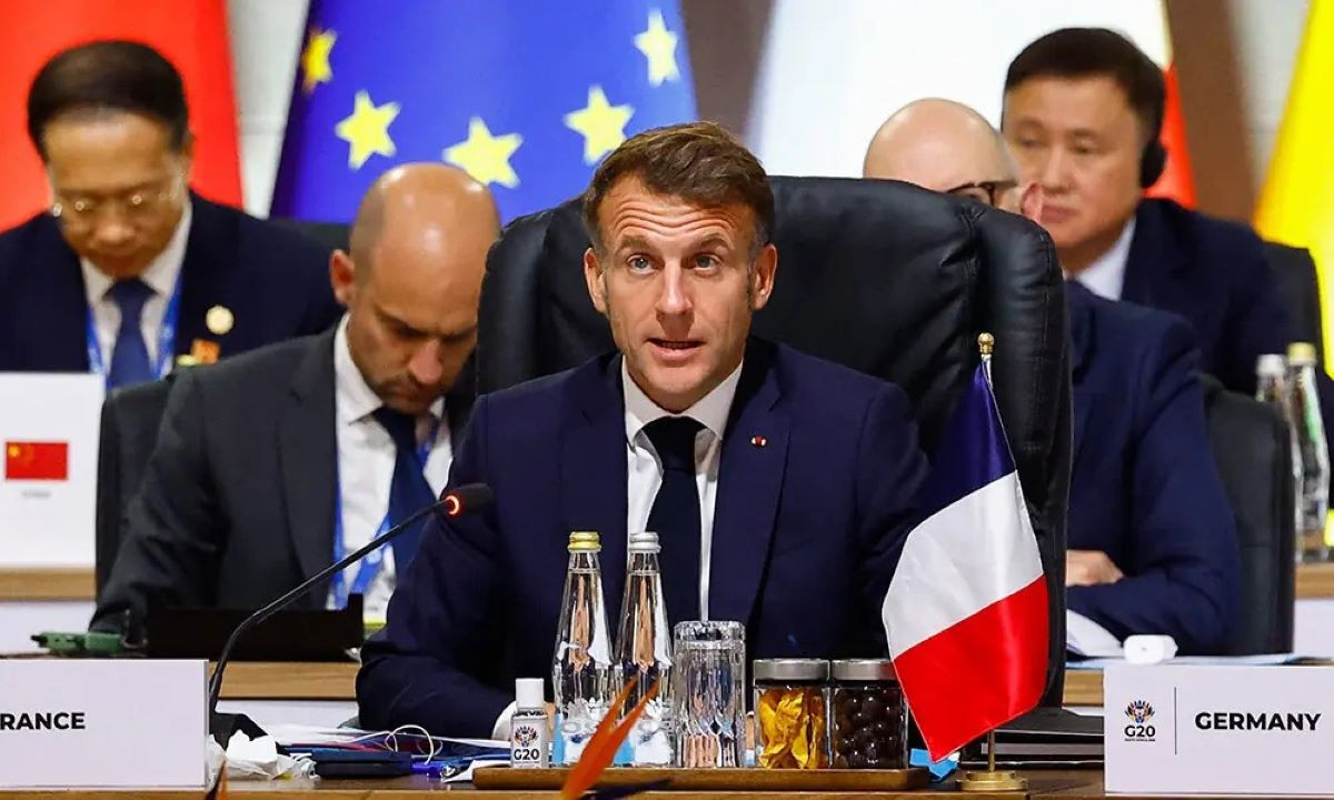 France moves to ban social media for users under 15