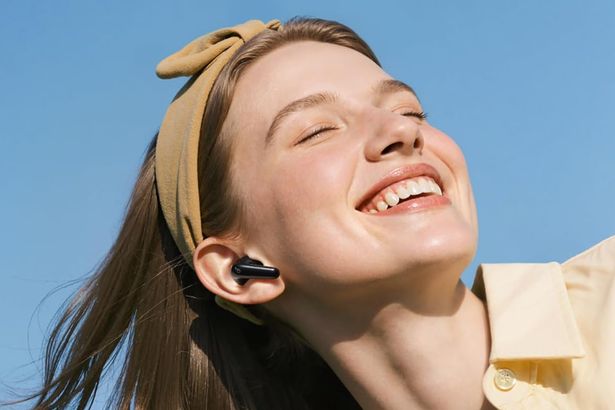 Tech fans claim £35 Amazon earbuds with 'crystal clear' sound rival Galaxy buds