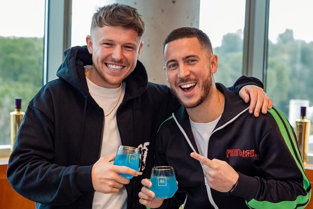 أصبح فتى جمع الكرات المراهق الذي ركله إيدن هازارد مليونيراً بامتلاكه إمبراطورية أعمال خاصة.