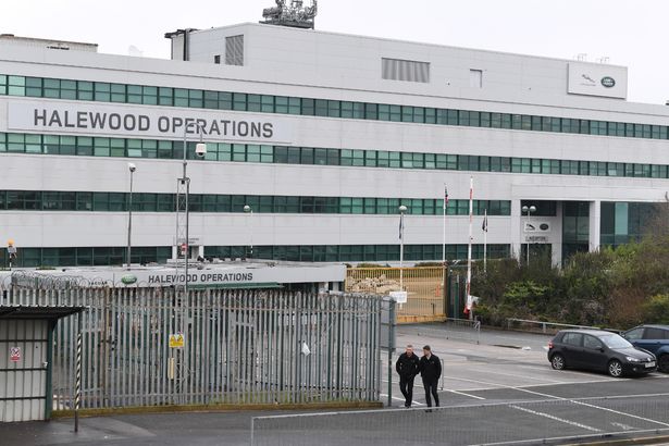 'Gran golpe' para decenas de trabajadores de Jaguar Land Rover mientras los trabajos de Halewood llegan a su fin
